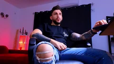 Snapshot of mightyaaron chatting on October 2025 05:04:02 AM MightyAaron online show from October 2025 05:04:02 AM