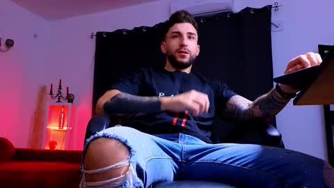 Snapshot of mightyaaron chatting on October 2025 03:40:02 AM MightyAaron online show from October 2025 03:40:02 AM