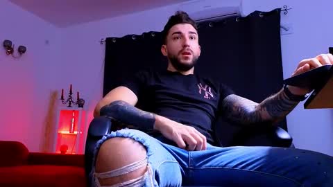 Snapshot of mightyaaron chatting on October 2025 04:24:02 AM MightyAaron online show from October 2025 04:24:02 AM