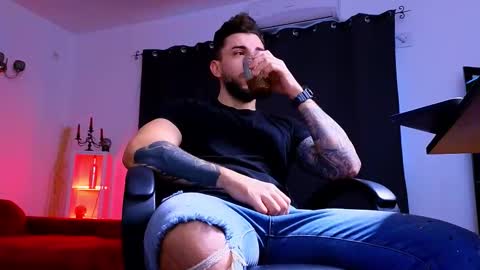 Snapshot of mightyaaron chatting on October 2025 05:07:01 AM MightyAaron online show from October 2025 05:07:01 AM