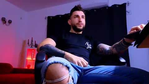 Snapshot of mightyaaron chatting on October 2025 05:02:02 AM MightyAaron online show from October 2025 05:02:02 AM