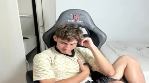 Snapshot of miguel_hz chatting on October 2025 05:42:01 PM Miguel Hernandez online show from October 2025 05:42:01 PM