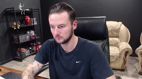 Misha Winchester online show from November 2025 01:55:01 PM