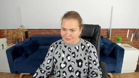Mia online show from September 2025 07:10:01 AM