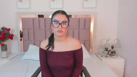 Snapshot of miia_palmerr chatting on December 2024 01:56:01 AM Mia online show from December 2024 01:56:01 AM