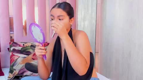 Snapshot of miia_palmerr chatting on September 2025 09:44:01 AM Mia online show from September 2025 09:44:01 AM