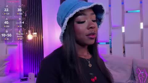 Miia Schwarz  online show from October 2025 12:32:02 AM