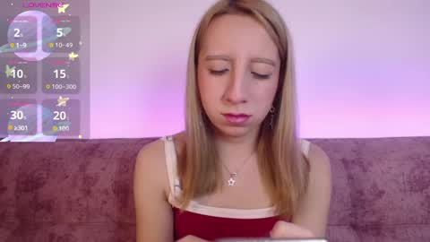 Snapshot of miiaa_doll chatting on October 2025 12:00:01 AM MIIA online show from October 2025 12:00:01 AM