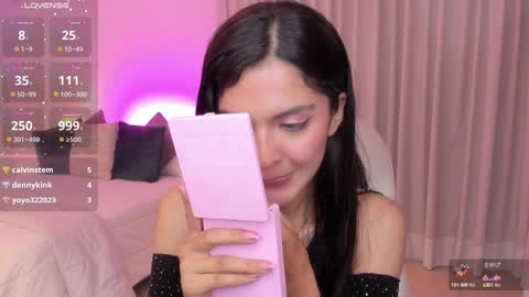 Snapshot of miiaa_evans chatting on December 2024 07:31:01 AM Mia online show from December 2024 07:31:01 AM