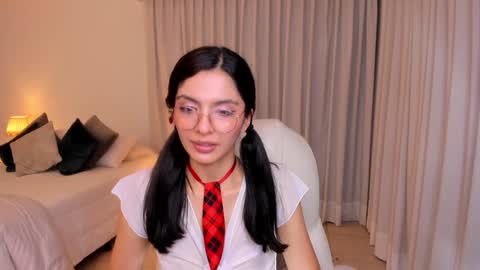 Snapshot of miiaa_evans chatting on December 2024 06:53:01 AM Mia online show from December 2024 06:53:01 AM