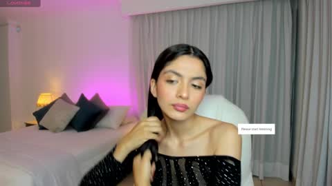 Snapshot of miiaa_evans chatting on December 2024 03:45:01 AM Mia online show from December 2024 03:45:01 AM