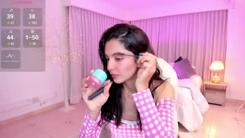 Snapshot of miiaa_evans chatting on January 2025 03:33:01 AM Mia online show from January 2025 03:33:01 AM