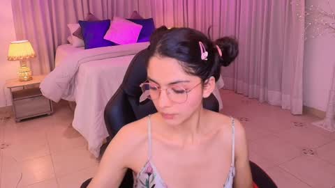 Snapshot of miiaa_evans chatting on February 2025 07:34:02 AM Mia online show from February 2025 07:34:02 AM