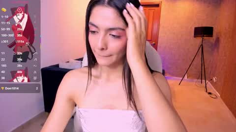 Snapshot of miiaa_evans chatting on September 2025 11:02:01 AM Mia online show from September 2025 11:02:01 AM