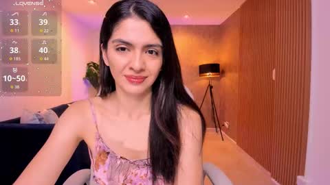 Snapshot of miiaa_evans chatting on October 2025 11:07:01 AM Mia online show from October 2025 11:07:01 AM