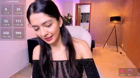 Snapshot of miiaa_evans chatting on October 2025 11:10:01 AM Mia online show from October 2025 11:10:01 AM