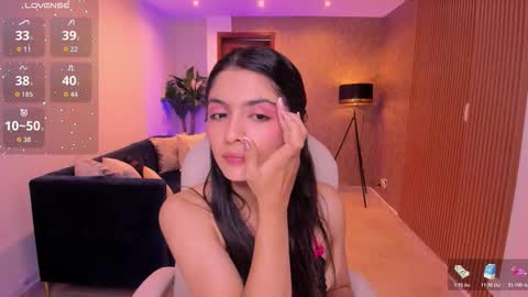 Snapshot of miiaa_evans chatting on October 2025 10:48:01 AM Mia online show from October 2025 10:48:01 AM