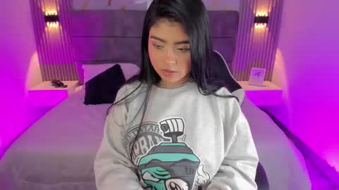Miah Room  online show from September 2025 06:16:02 AM