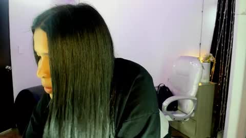 miiss_greyy online show from October 2025 11:30:01 AM