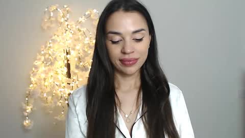 Snapshot of mika_gold7 chatting on September 2025 01:49:01 PM Mika online show from September 2025 01:49:01 PM