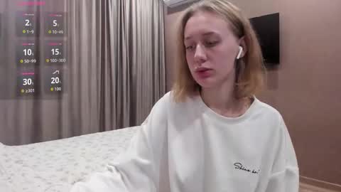 Snapshot of mika_ray chatting on November 2025 10:53:02 PM Mika online show from November 2025 10:53:02 PM