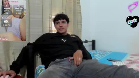 Snapshot of mikael_stor chatting on November 2025 01:00:02 PM mikael_stor online show from November 2025 01:00:02 PM