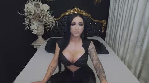 Snapshot of mikaelajensen chatting on September 2025 01:43:01 AM Mikaela online show from September 2025 01:43:01 AM