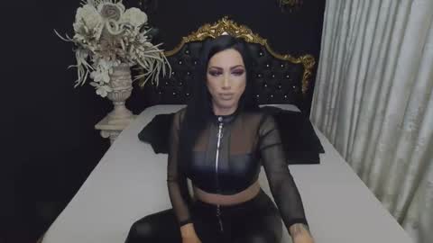 Snapshot of mikaelajensen chatting on November 2025 04:35:01 AM Mikaela online show from November 2025 04:35:01 AM