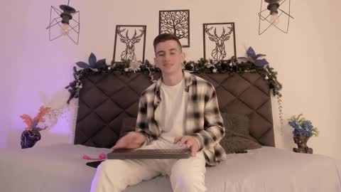 mikael online show from January 2025 06:35:01 AM