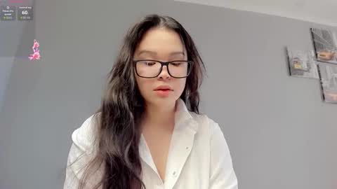 mikasssu online show from October 2025 10:36:02 AM