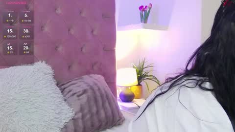 Snapshot of mikavia chatting on December 2024 10:37:01 PM Mika online show from December 2024 10:37:01 PM