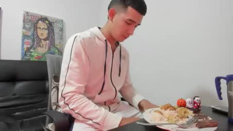 mike3xxx online show from October 2025 01:17:02 AM