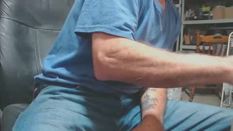 Snapshot of mike694fun chatting on December 2024 10:00:02 PM mike694fun online show from December 2024 10:00:02 PM