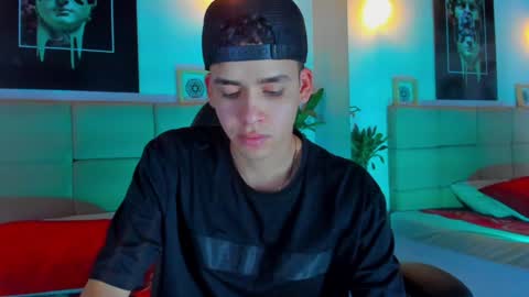Mike 0233 online show from December 2024 04:03:02 AM