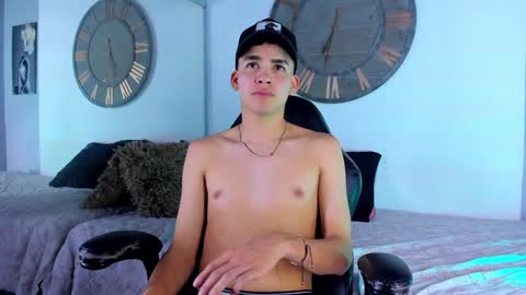 Mike 0233 online show from December 2024 04:10:02 AM
