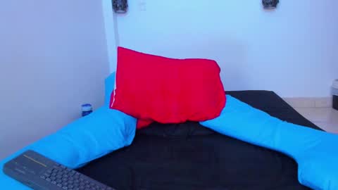 Snapshot of mike__horny chatting on February 2025 01:44:01 PM Mike online show from February 2025 01:44:01 PM