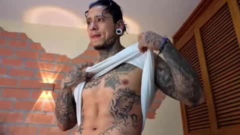 Snapshot of mike_jonness chatting on October 2025 03:12:01 PM M I K E online show from October 2025 03:12:01 PM