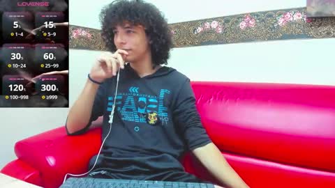 Snapshot of mike_miiller_ chatting on November 2025 05:57:02 PM I AM KURTT online show from November 2025 05:57:02 PM