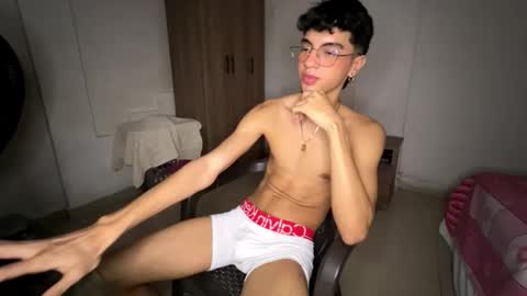 Mike Pineapple online show from October 2025 03:43:02 AM