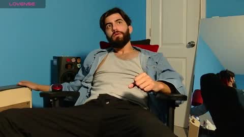 Snapshot of mikehawk1589 chatting on February 2025 09:56:02 AM mikehawk1589 online show from February 2025 09:56:02 AM