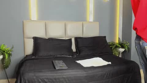 Snapshot of mikepark_ chatting on September 2025 11:21:01 AM MIKE PARK online show from September 2025 11:21:01 AM