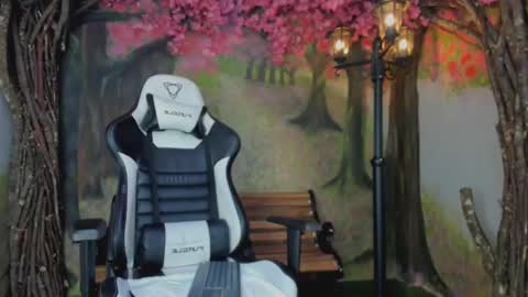 Snapshot of mikepark_ chatting on September 2025 11:21:01 AM MIKE PARK online show from September 2025 11:21:01 AM