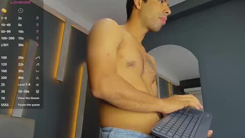 Snapshot of mikepark_ chatting on October 2025 11:17:01 AM MIKE PARK online show from October 2025 11:17:01 AM