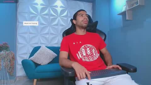 Snapshot of mikepark_ chatting on October 2025 11:07:02 AM MIKE PARK online show from October 2025 11:07:02 AM