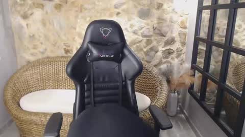 Snapshot of mikepark_ chatting on October 2025 11:08:02 AM MIKE PARK online show from October 2025 11:08:02 AM