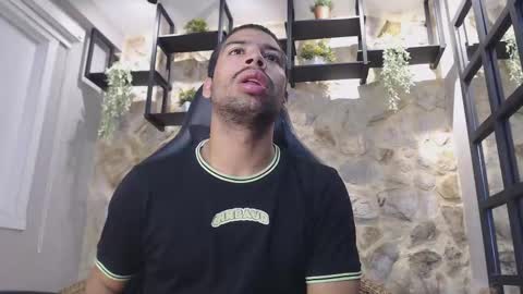 Snapshot of mikepark_ chatting on October 2025 11:09:01 AM MIKE PARK online show from October 2025 11:09:01 AM