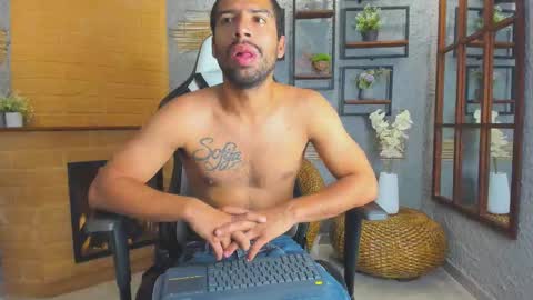 Snapshot of mikepark_ chatting on October 2025 11:11:01 AM MIKE PARK online show from October 2025 11:11:01 AM