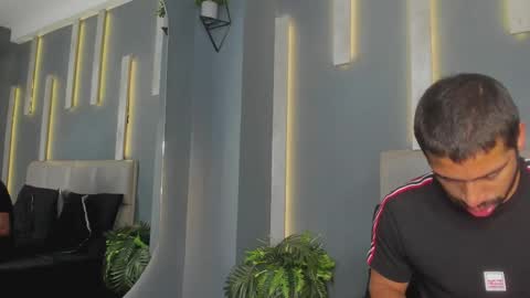 Snapshot of mikepark_ chatting on October 2025 10:58:02 AM MIKE PARK online show from October 2025 10:58:02 AM