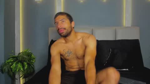 Snapshot of mikepark_ chatting on October 2025 11:05:01 AM MIKE PARK online show from October 2025 11:05:01 AM