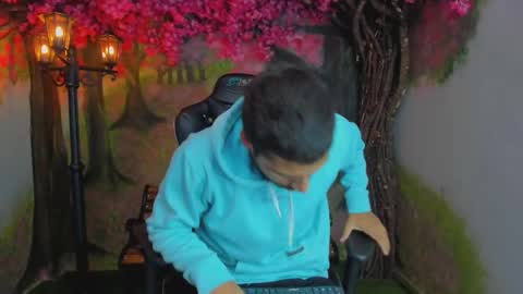 Snapshot of mikepark_ chatting on November 2025 11:00:02 AM MIKE PARK online show from November 2025 11:00:02 AM